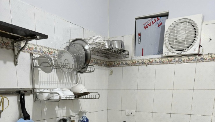 Cho thuê ở nhóm 5 người hoặc hộ GĐ căn hộ TT Tầng 5 Bách Khoa 65m2, 2 ngủ, 7.5 Triệu